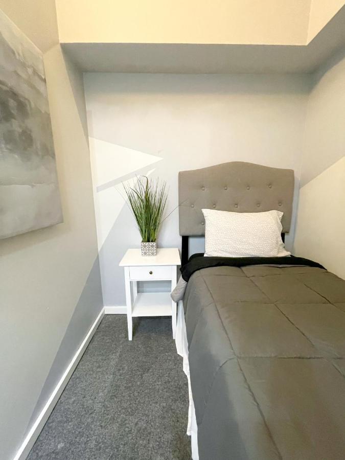 Wrigleyville Friends Unit - 5Bdrm Чикаго Екстер'єр фото